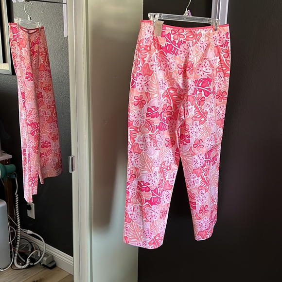 island republic, pink floral capri pants, size 12 - Picture 5 of 6